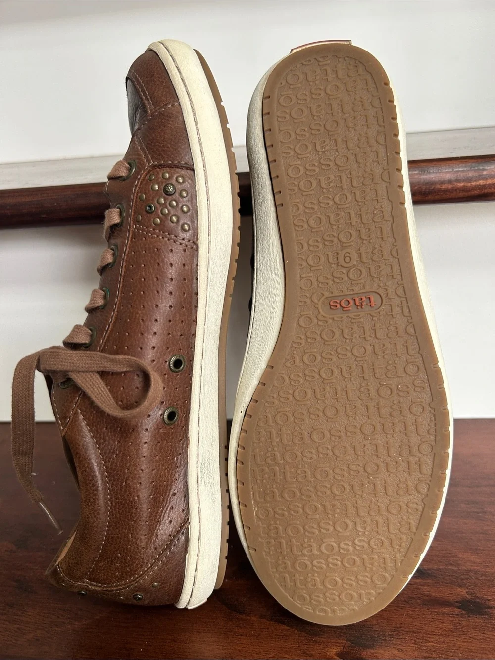 Taos Footwear casual lace